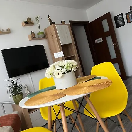 Lavi's Apart Apartment